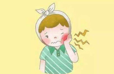 進(jìn)食、遇到冷熱刺激時(shí)產(chǎn)生疼痛